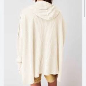 La Classe Couture Nordstrom Women's‎ Off White Oversized Poncho Sweater